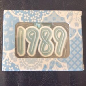 Taylor Swift 1989 Sign Ornament NIB